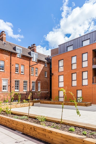 2B Smedley Street